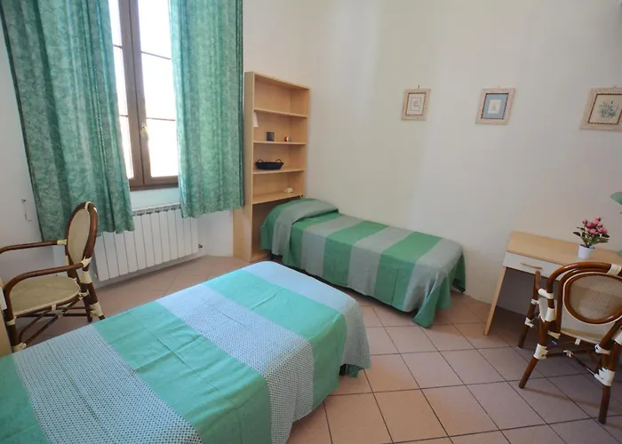 Unyca - Cozy 3 Bedroom 1 فلورنس